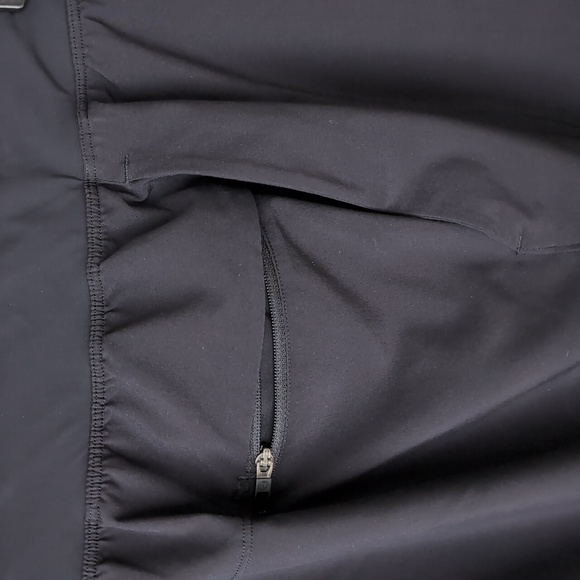 Lululemon T.H.E. Linerless Short 9" - Picture 6 of 9